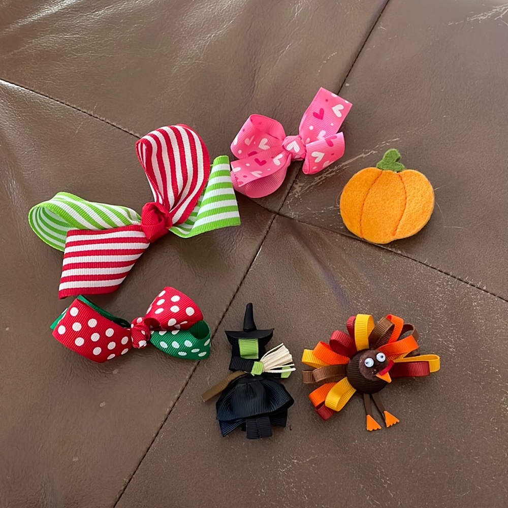Holiday hair bows #6 🎀❤️🎄🦃🎃